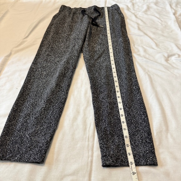 Lululemon 6 On the Fly Pant 28” Gray Ankle Lounge Casual Pants - Picture 7 of 10